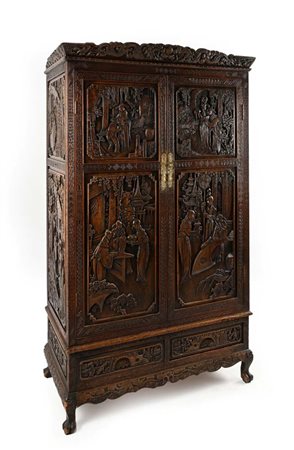 Armadio a due ante in legno intagliato, Cina, Repubblica, XX secolo cm...