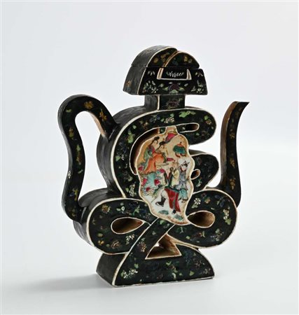 Teiera in porcellana "ideogramma" altezza cm 25x22x5