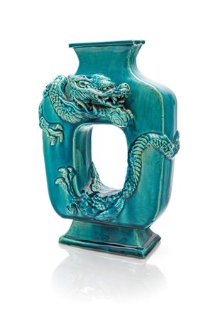 Vaso in ceramica turchese con drago in rilievo, Cina, dinastia Qing, XIX...