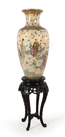 Grande vaso Satsuma, Giappone, XX secolo altezza cm 90 - piedistallo cm 70...