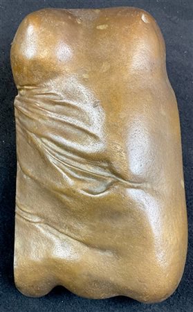 Francesco Somaini "Senza titolo" 
scultura multiplo in bronzo dorato
cm 16,5x29x