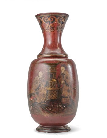 Manifattura europea, secolo XIX. Vaso in terracotta laccata in rosso e decorata
