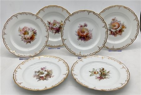 Manifattura KPM, Berlino, fine secolo XIX. Gruppo di sei piatti in porcellana d