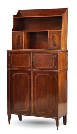 Credenza impiallacciata in mogano e filettata in legni di varie essenze, parte