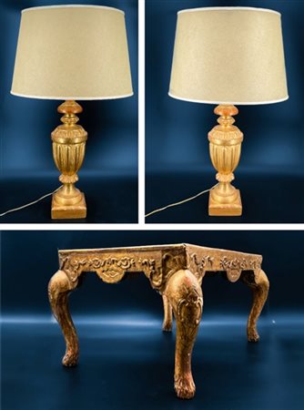 Lotto composto da coppia di lampade d'appoggio con sostegno in legno dorato e p