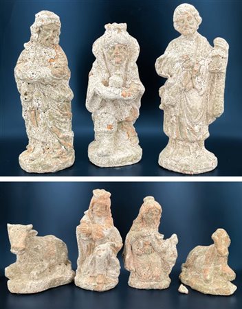 Lotto di diverse figure da presepe in terracotta. In due cartoni (difetti e rot