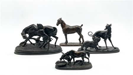 Lotto composto da quattro sculture in bronzo raffiguranti Animali, tre delle qu