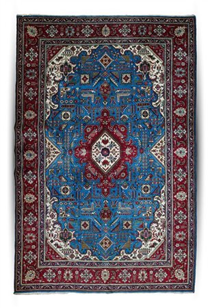 Tappeto Joravan, Persia, secolo XX. Decoro con medaglione con puntali a fondo r