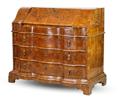 Ribalta lastronata in noce e radica di noce con specchiature filettate, fronte