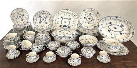 Royal Copenhagen Parte di servizio da tavola in porcellana bianca e blu composta