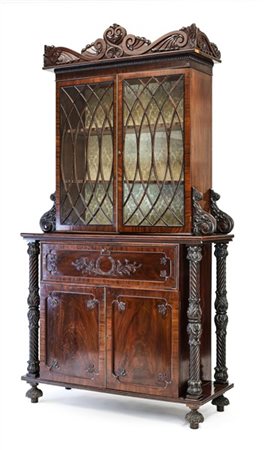 Bureau bookcase impiallacciato in mogano e piuma a due corpi, parte inferiore a