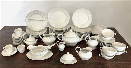 Richard Ginori Parte di servizio da tavola in porcellana bianca modello "Vecchio