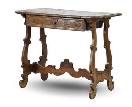 Antico tavolo da parete tipo fratino con gambe a lira riunite da traversa ed un