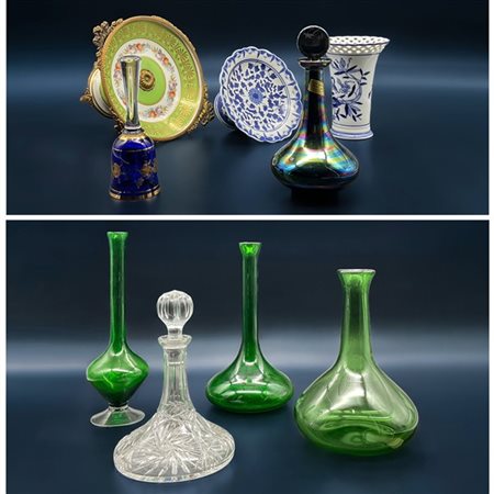 Quattro cartoni contenenti numerosi oggetti in ceramica e vetro di di diverso u