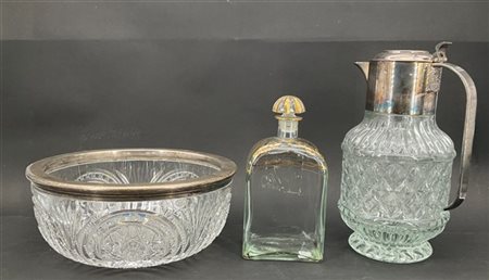 Lotto composto da una ciotola in vetro molato con collo in metallo argentato, d