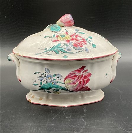 Manifattura Antonio Ferretti, Lodi, secolo XVIII. Zuppiera con coperchio in mai