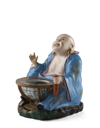 Manifattura Jacob Petit, secolo XIX. Calamaio a forma di magot in porcellana di