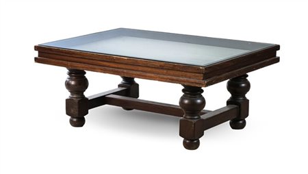 Tavolo vetrina in legno con gambe tornite riunite da traverse e piano in vetro