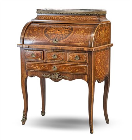 Piccolo scrittoio con ribalta a rullo impiallacciato e intarsiato in legni di v