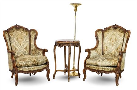 Lotto composto da una lampada da terra, un tavolino sagomato con piano in marmo