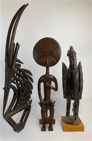 Arte africana e etnica. Lotto composto da sette diverse sculture in legno di di