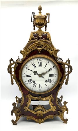 Orologio del tipo Neuchateloise con cassa sagomata e impiallacciata in tartarug