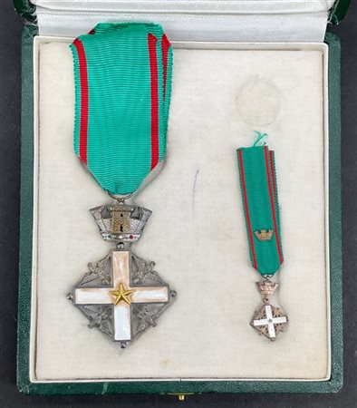 Croce da Cavaliere al Merito della Repubblica Italiana in argento e smalti, com