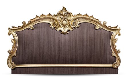 Testiera da letto a due piazze con cornice in legno di forma sagomata intagliat