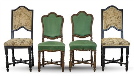 Lotto composto da due coppie di sedie in legno di cui una coppia ebanizzata con