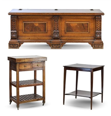 Lotto composto da un tavolino in mogano con piano quadrato e pianetto di raccor