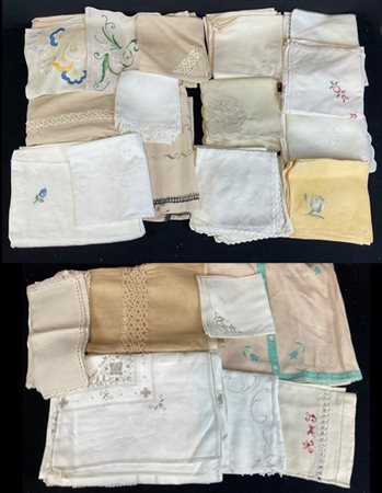 Due cartoni contenenti tovaglie, tovaglioli e copritavolo. Alcuni ricamati ed a