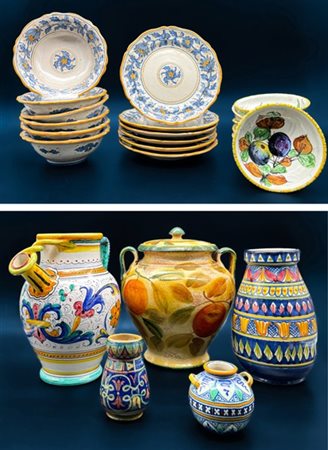 Due cartoni contenenti un cachepot e numerosi oggetti per la tavola in maiolica