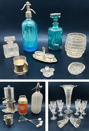 Cinque cartoni contenenti numerosi oggetti di diversa forma e materiali per lo