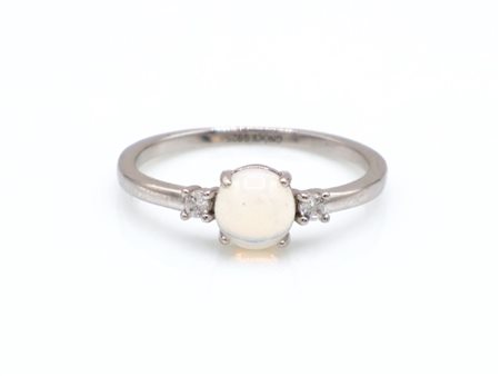 Anello in argento con opale e zirconi cubici