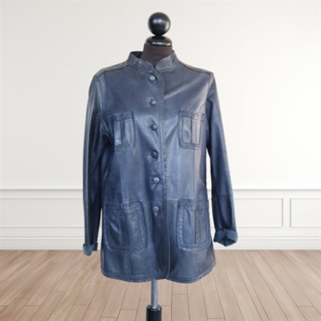 Giacca in pelle nera, Esologue