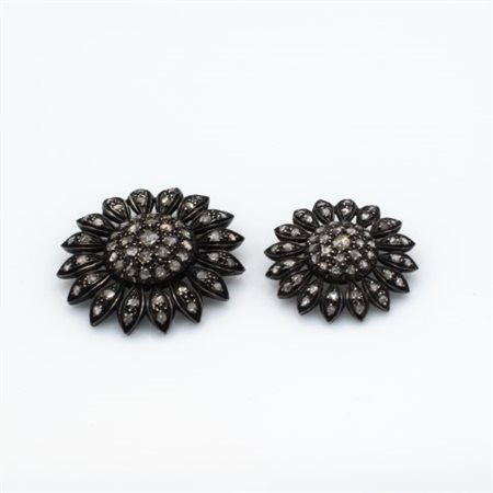 Due spille di diamanti