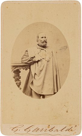 Giuseppe Garibaldi, generale eroe dei due mondi - Bella fotografia formato cabinet con firma autografa