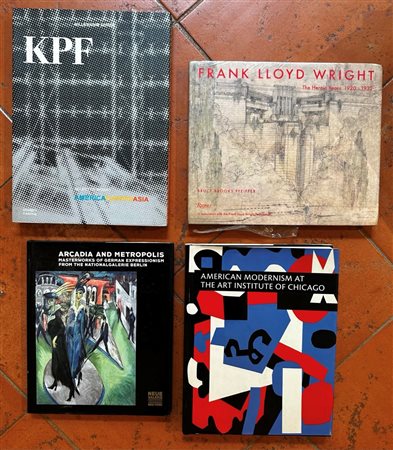  
Lotto composto da 4 libri 
 