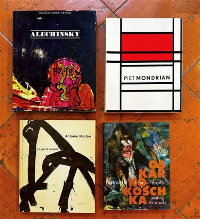  
Lotto composto da 4 libri 
 