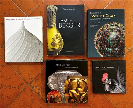  
Lotto composto da 5 libri 
 