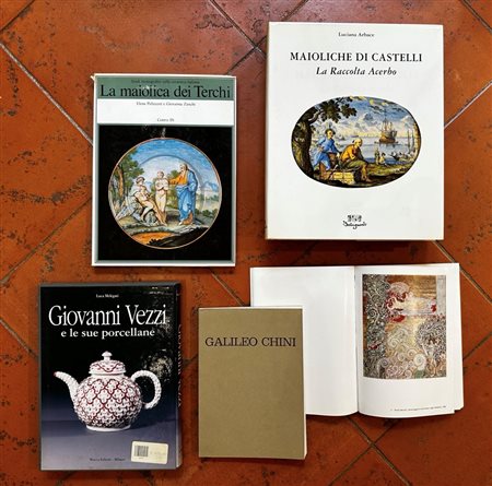  
Lotto composto da 5 libri 
 
