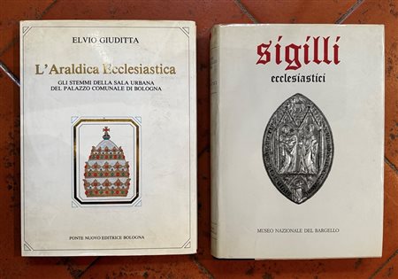  
Lotto composto da 2 libri 
 