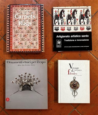  
Lotto composto da 4 libri 
 