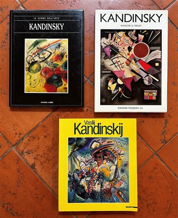  
Lotto composto da 3 libri 
 