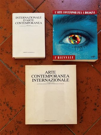  
Lotto composto da 3 libri 
 