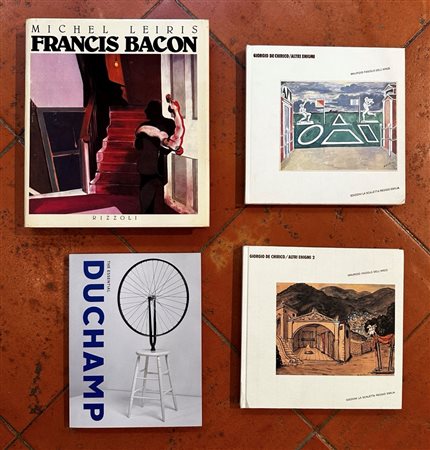  
Lotto composto da 4 libri 
 