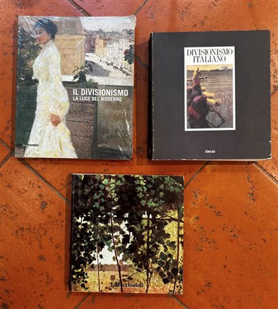  
Lotto composto da 3 libri 
 