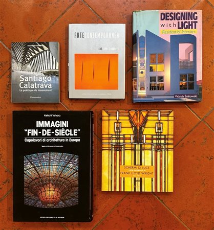  
Lotto composto da 5 libri 
 