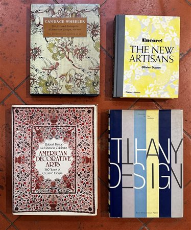  
Lotto composto da 4 libri 
 