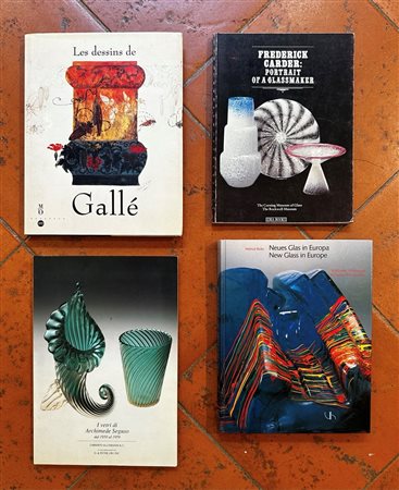  
Lotto composto da 4 libri 
 